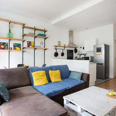 Apartment 10 Minutes From The Tram And The Sea *